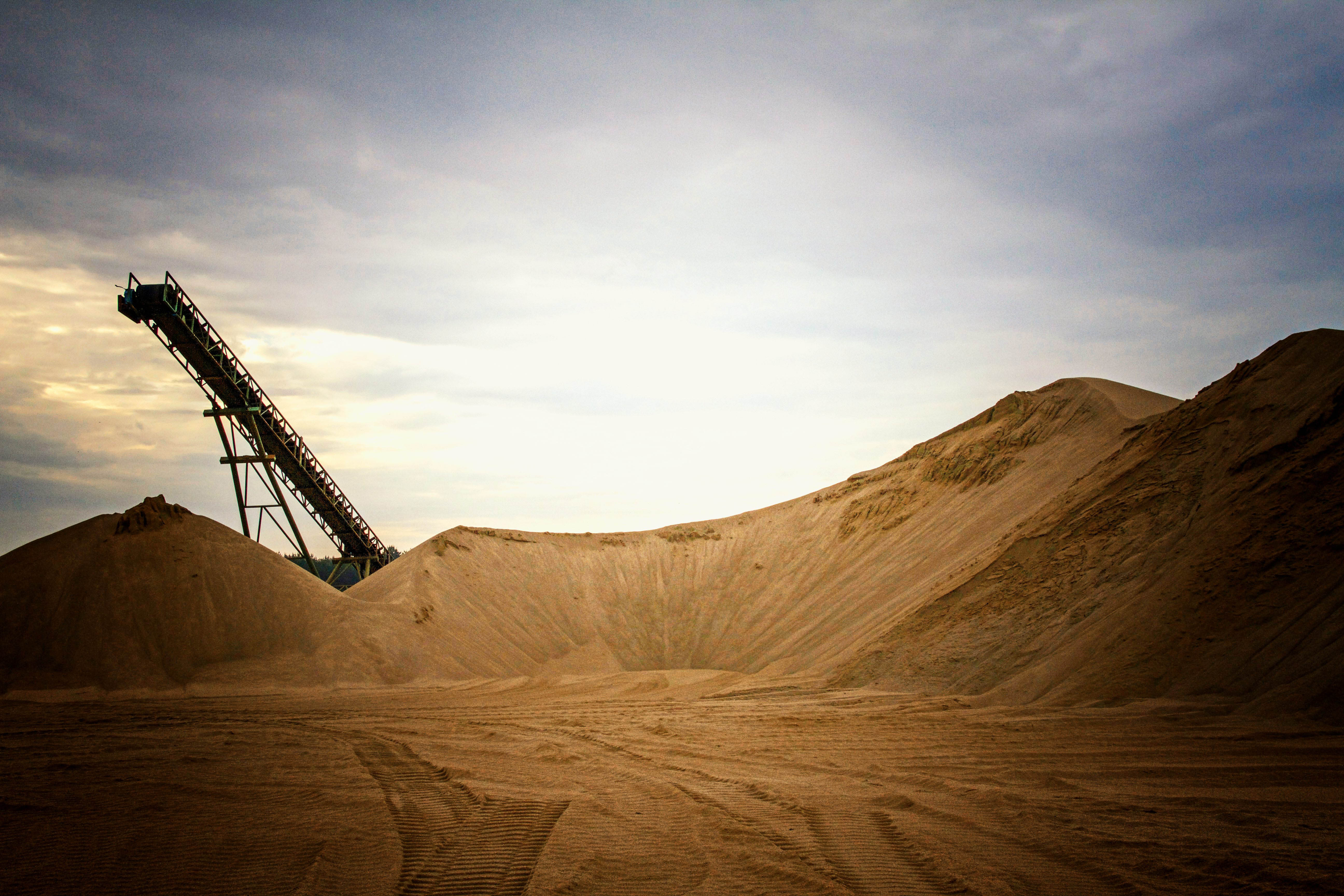 Aggregate Tires Industry Photo