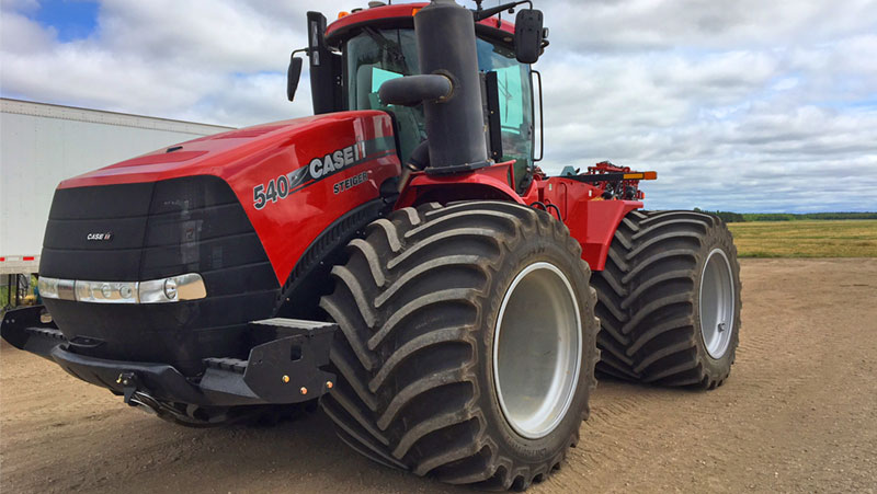 Case 4WD Tractor with LSW Goodyear Farm Tires