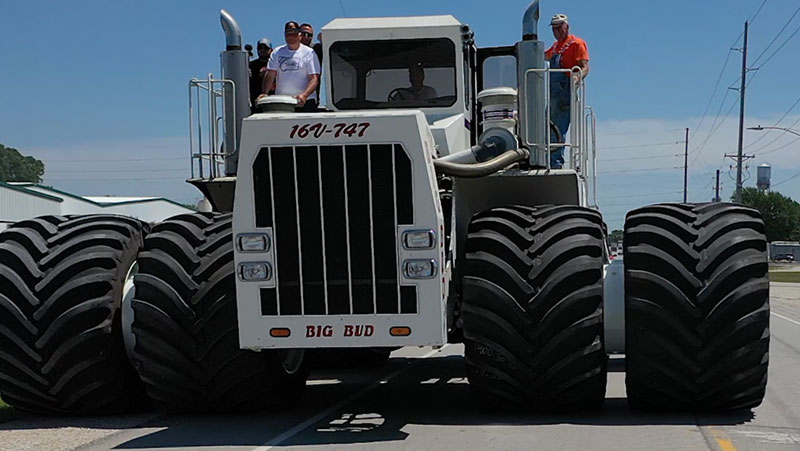 Big Bud 747 with LSW1400 Goodyear Farm Tires